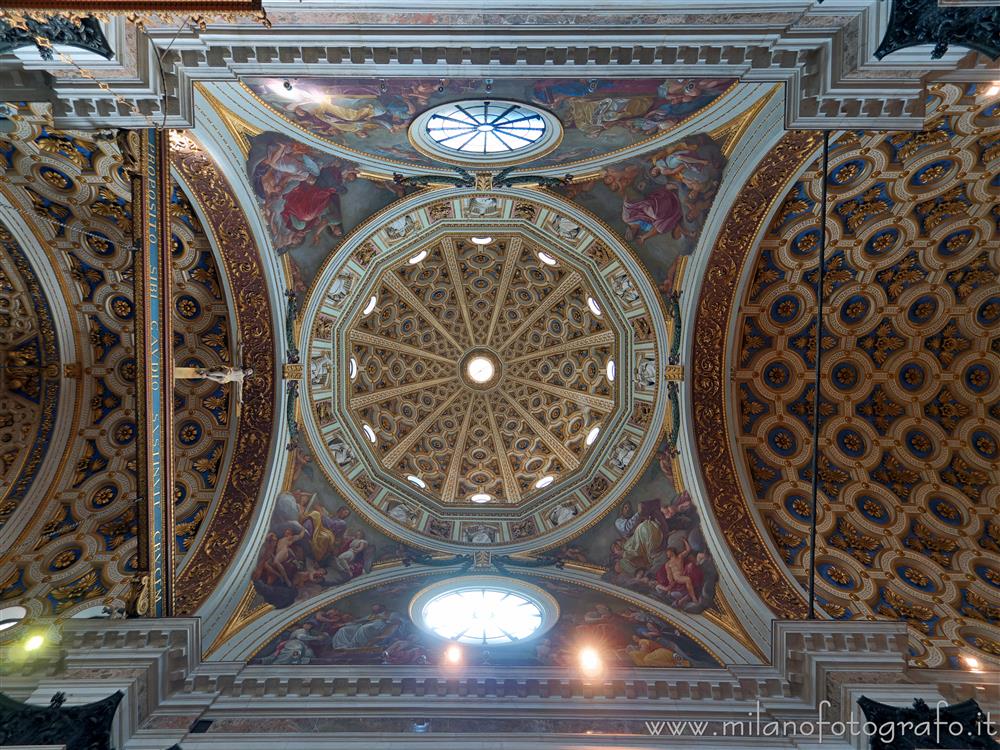 Milano - Soffitto della Chiesa di Santa Maria dei Miracoli all'incrocio fra navata e transetto